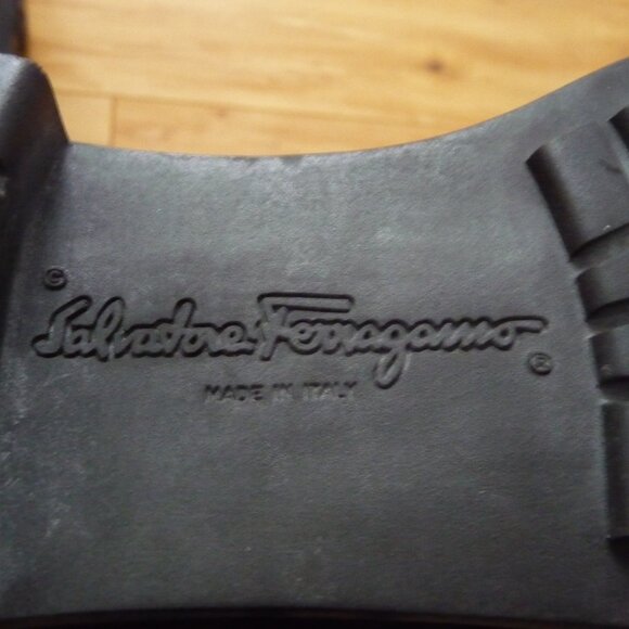 SALVATORE FERRAGAMO TRENDY BROWN SUEDE ALMOND TOE CHELSEA BOOTIES MADE  ITALY 9 - Picture 6 of 9